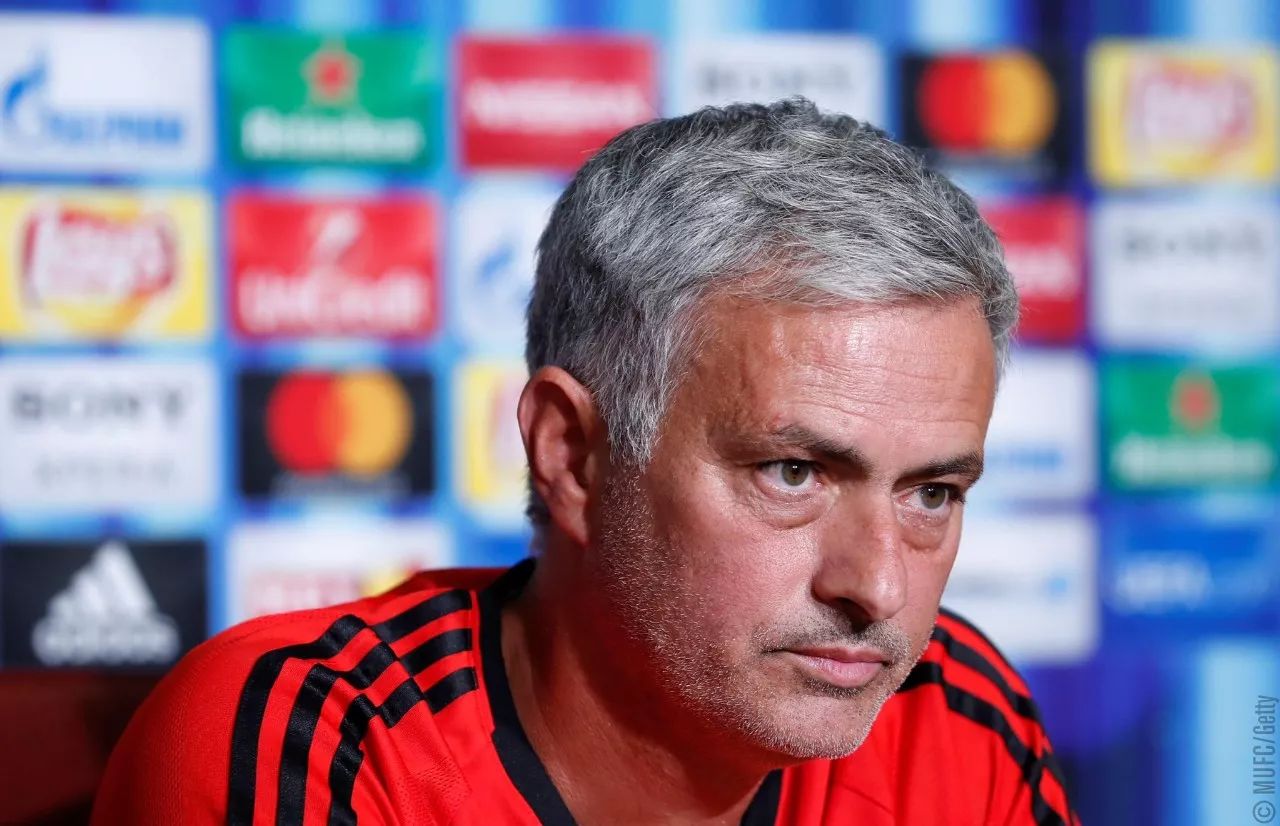 芒果官方入口 -转会期体能课后，里昂官宣签约备战足总杯，态度坚定，身体对抗强度拉满的简单介绍