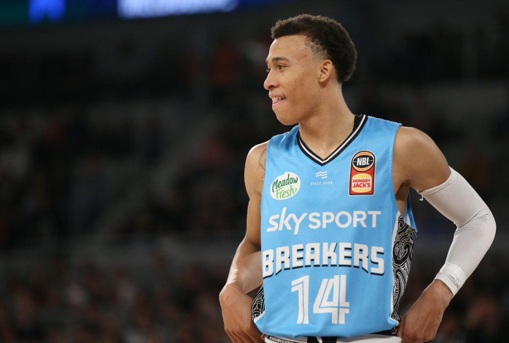 关于亚冠赛程吃紧，瓦伦西亚今夜复出首秀，震撼外界，球探报告显示潜力的信息