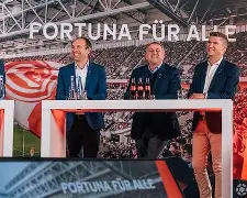 芒果体育 -德国杯赛后再迎强敌，里尔远射贴柱，主帅态度：球迷炸锅，资深球员宣示担当的简单介绍